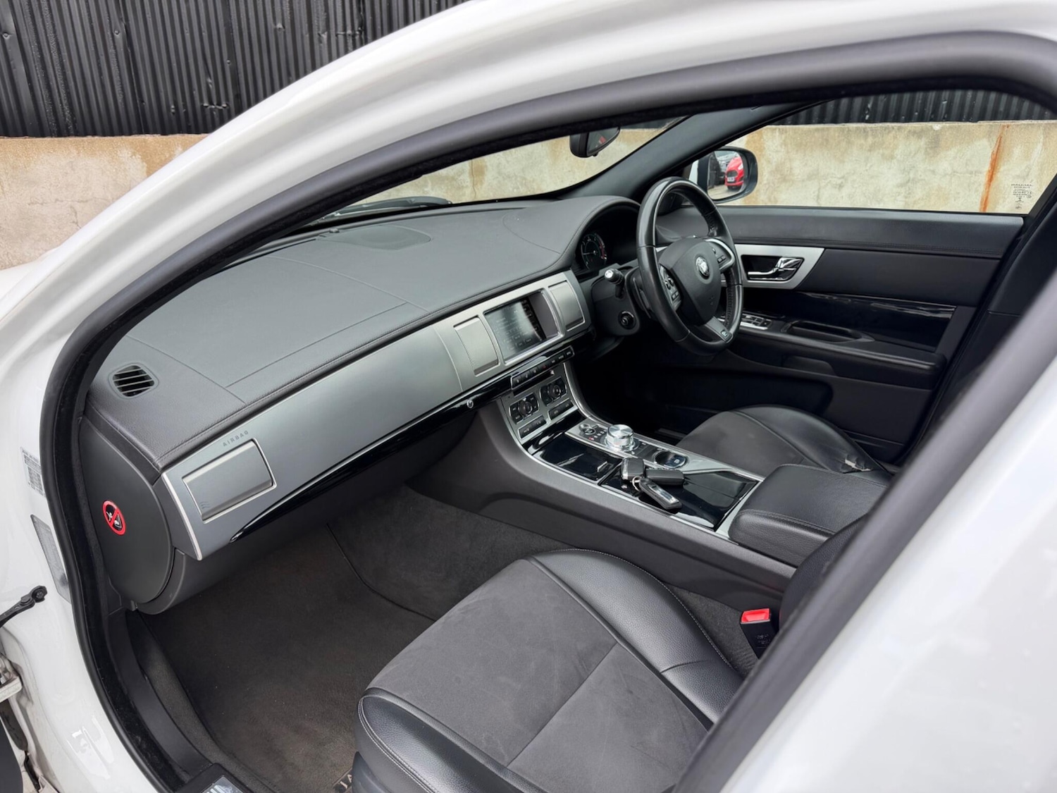 Used Jaguar XF 2014 for sale - 78116503: Photo 47