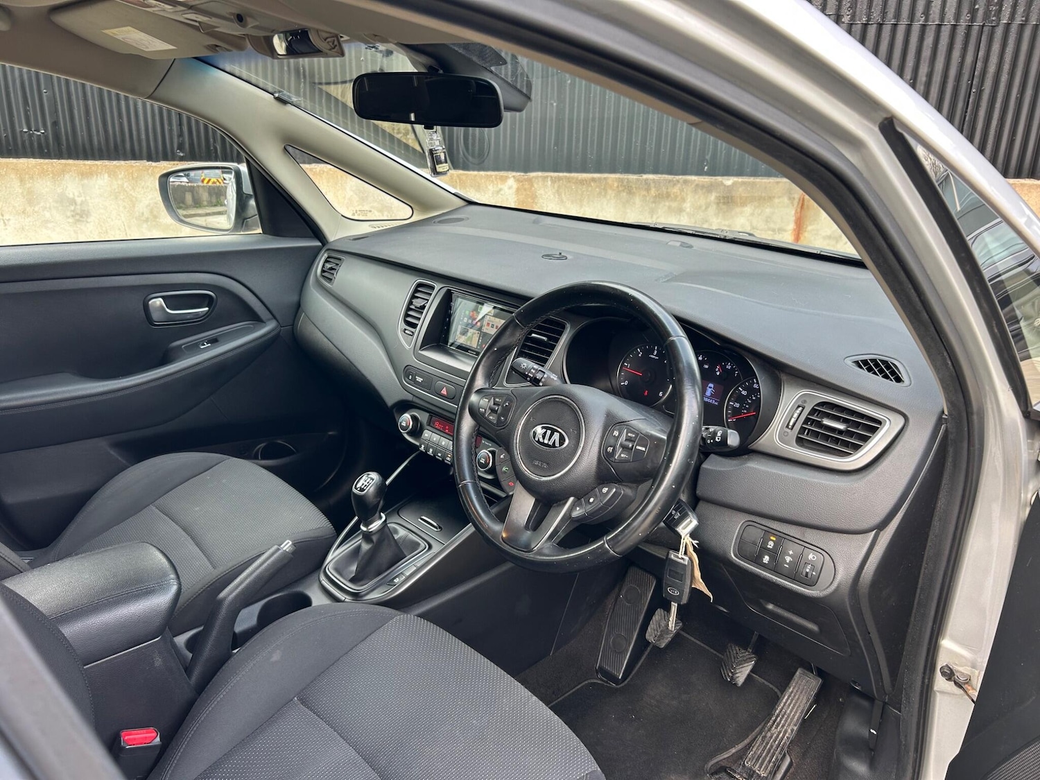 Used Kia Carens for sale - 77769595: Photo 14