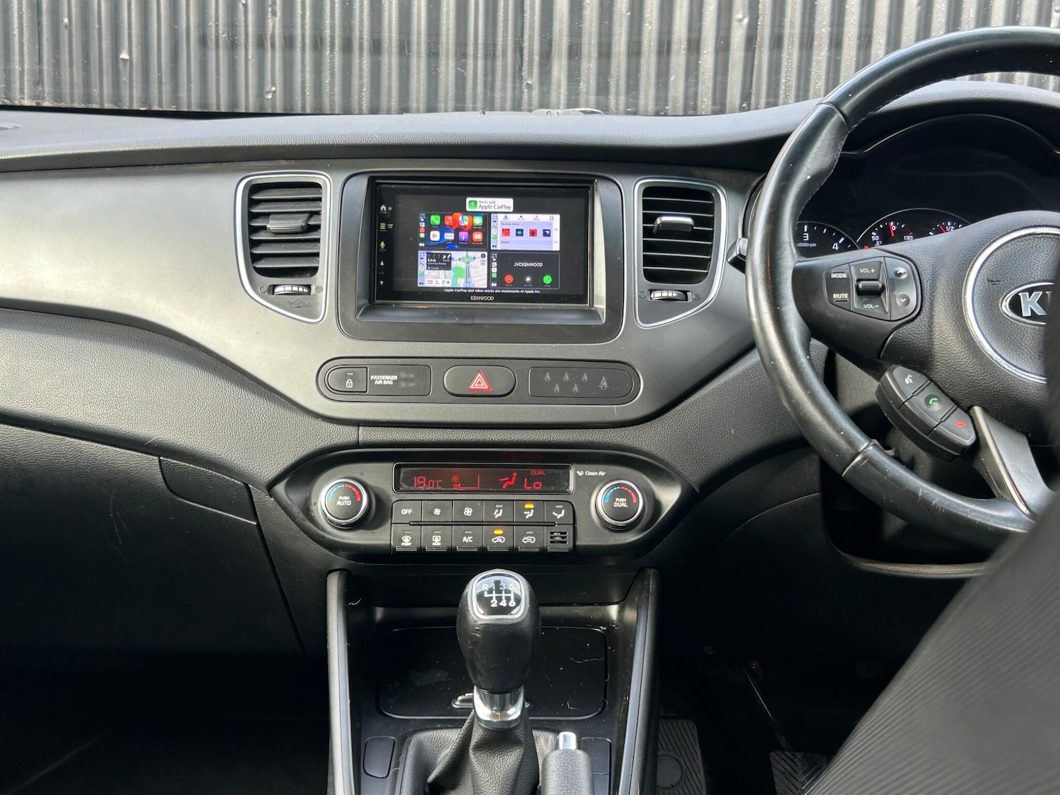 Used Kia Carens for sale - 77769595: Photo 18