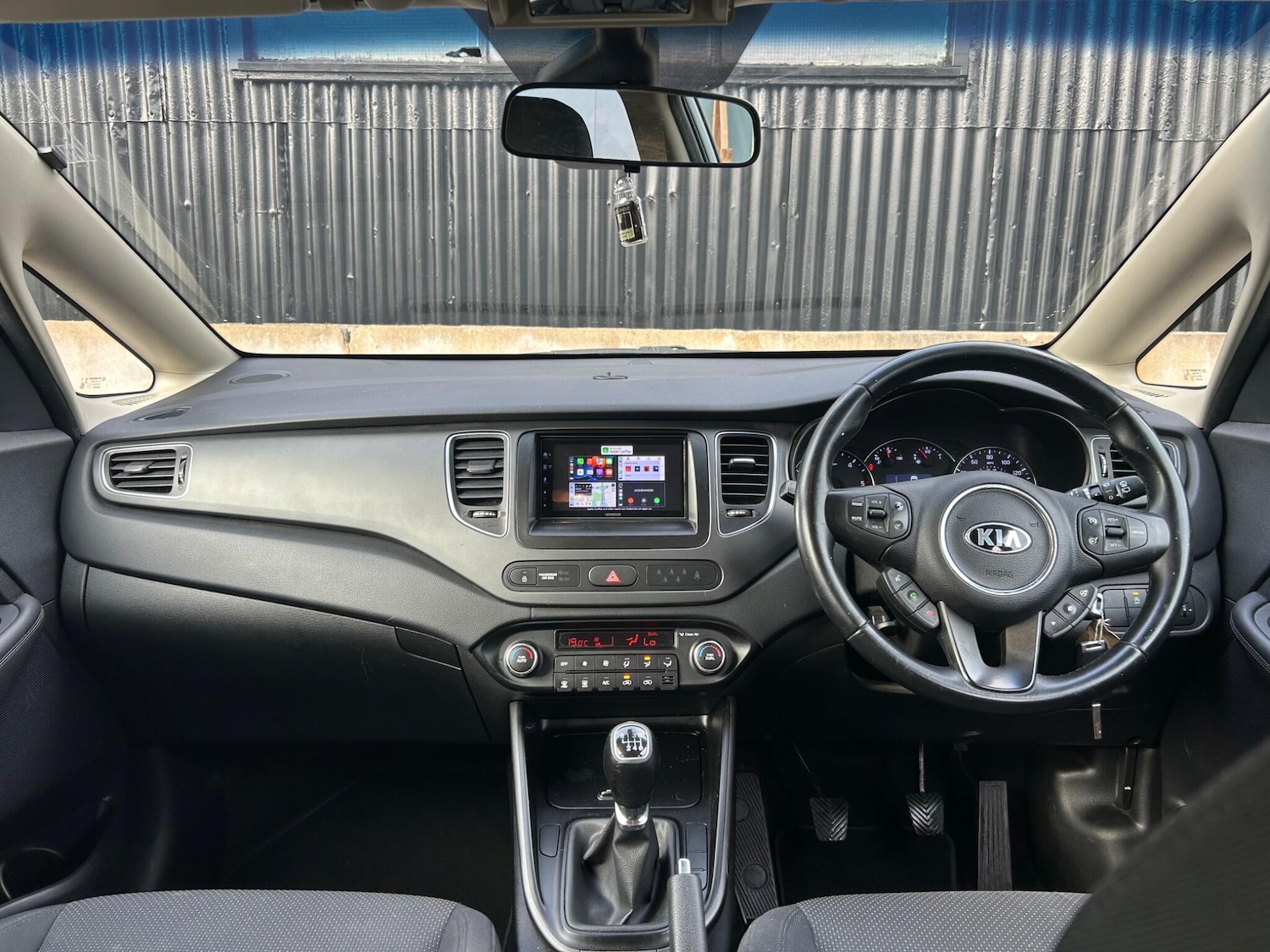 Used Kia Carens for sale - 77769595: Photo 19