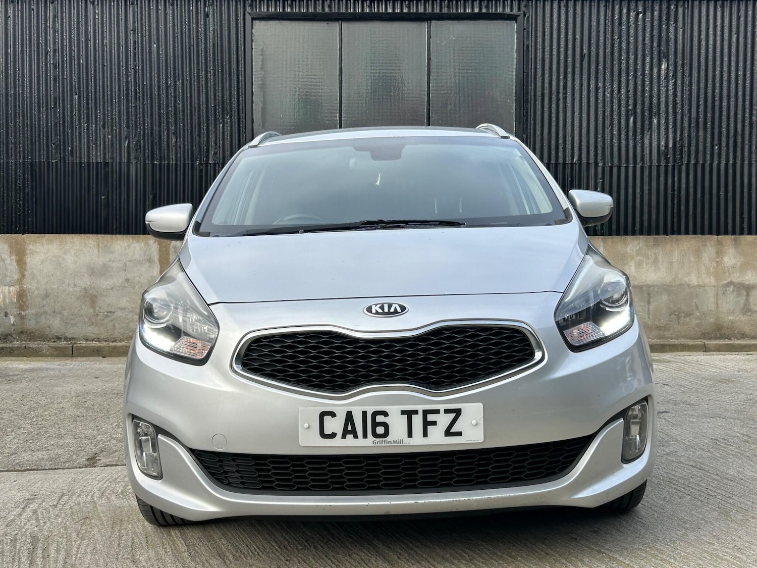 Used Kia Carens for sale - 77769595: Photo 2