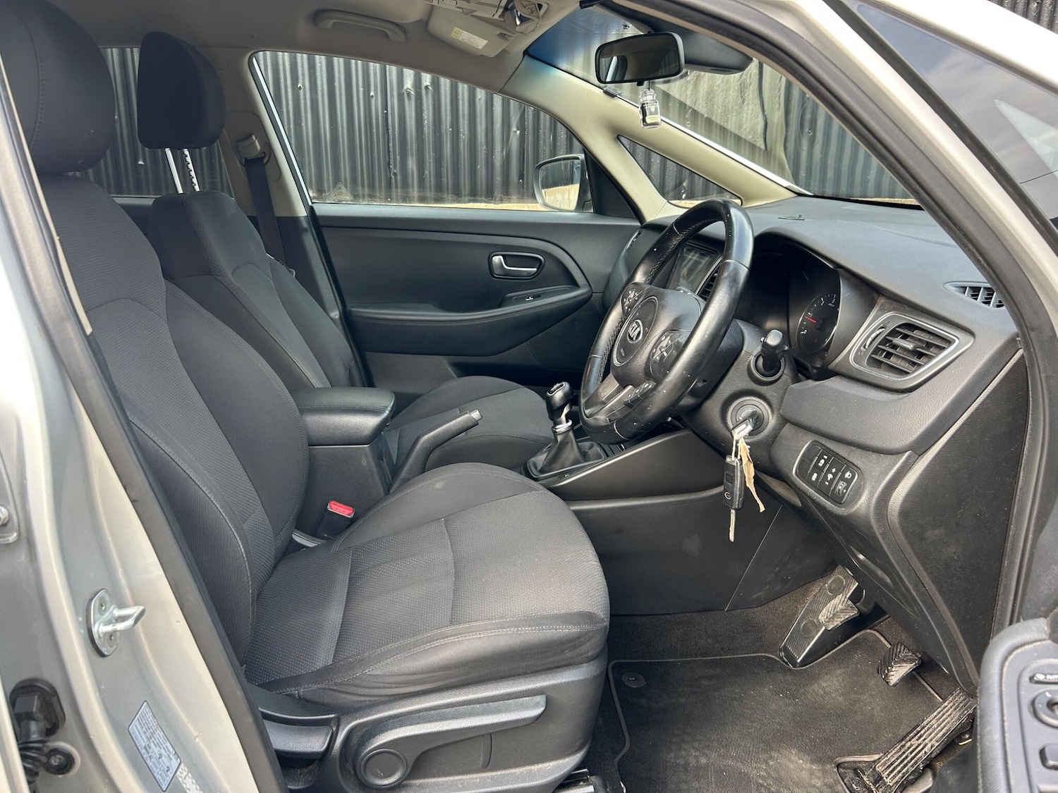 Used Kia Carens for sale - 77769595: Photo 20