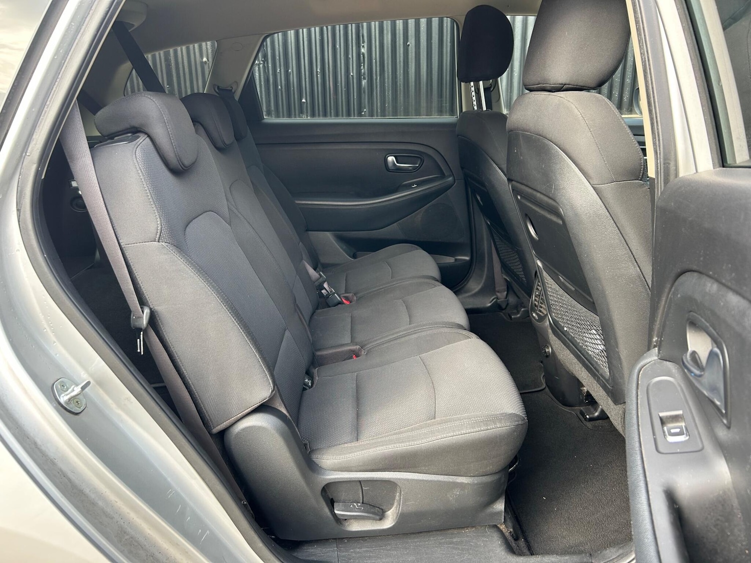 Used Kia Carens for sale - 77769595: Photo 23