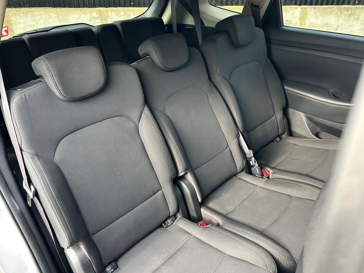 Used Kia Carens for sale - 77769595: Photo 27