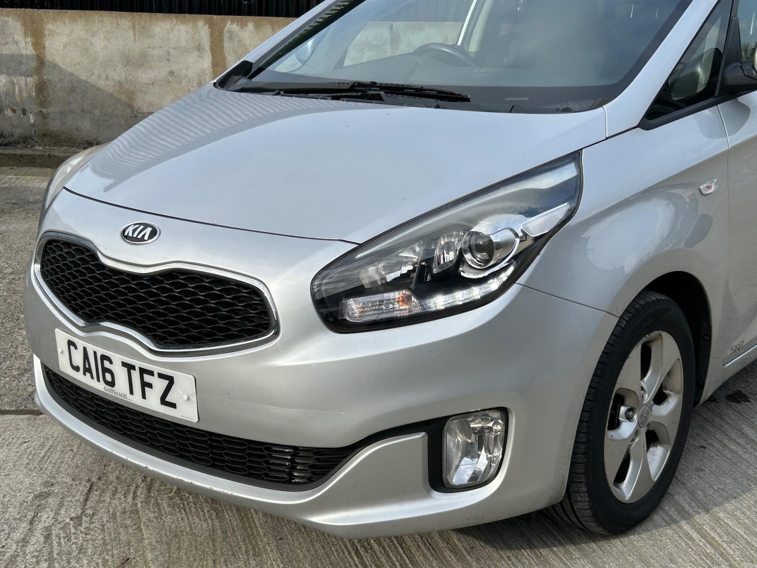 Used Kia Carens for sale - 77769595: Photo 3