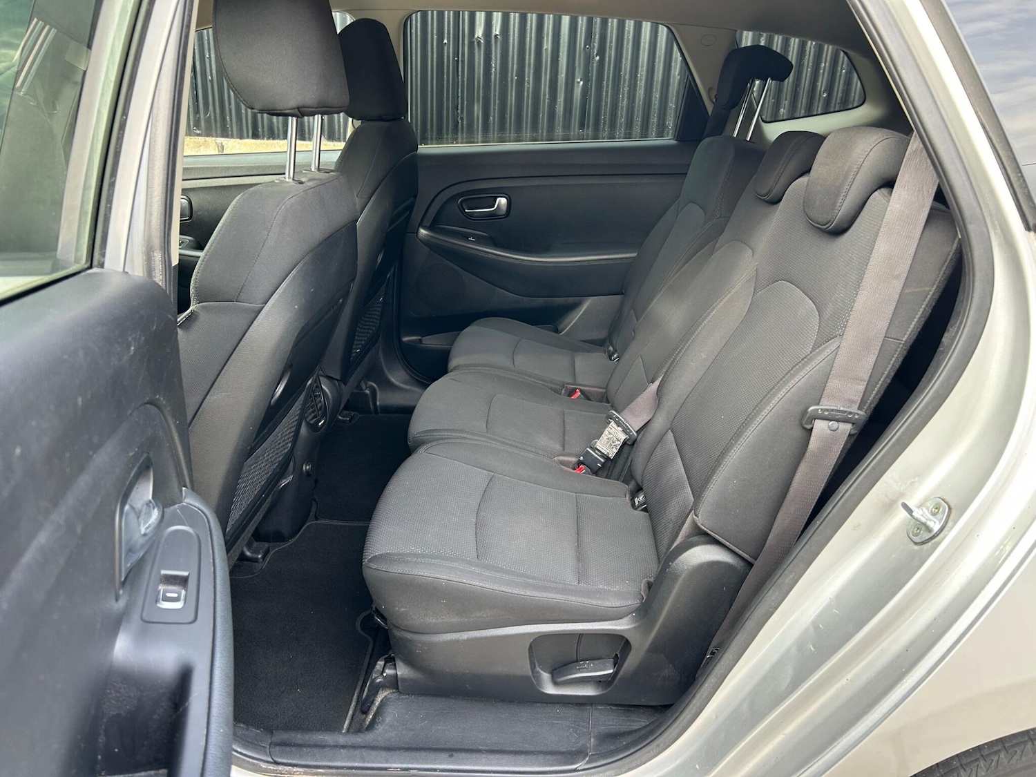 Used Kia Carens for sale - 77769595: Photo 30