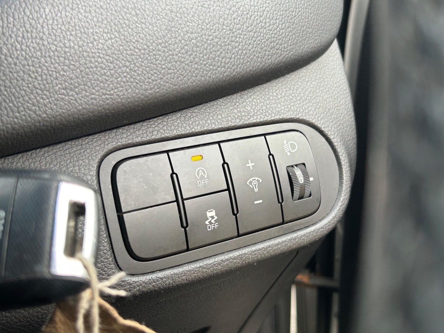 Used Kia Carens for sale - 77769595: Photo 33