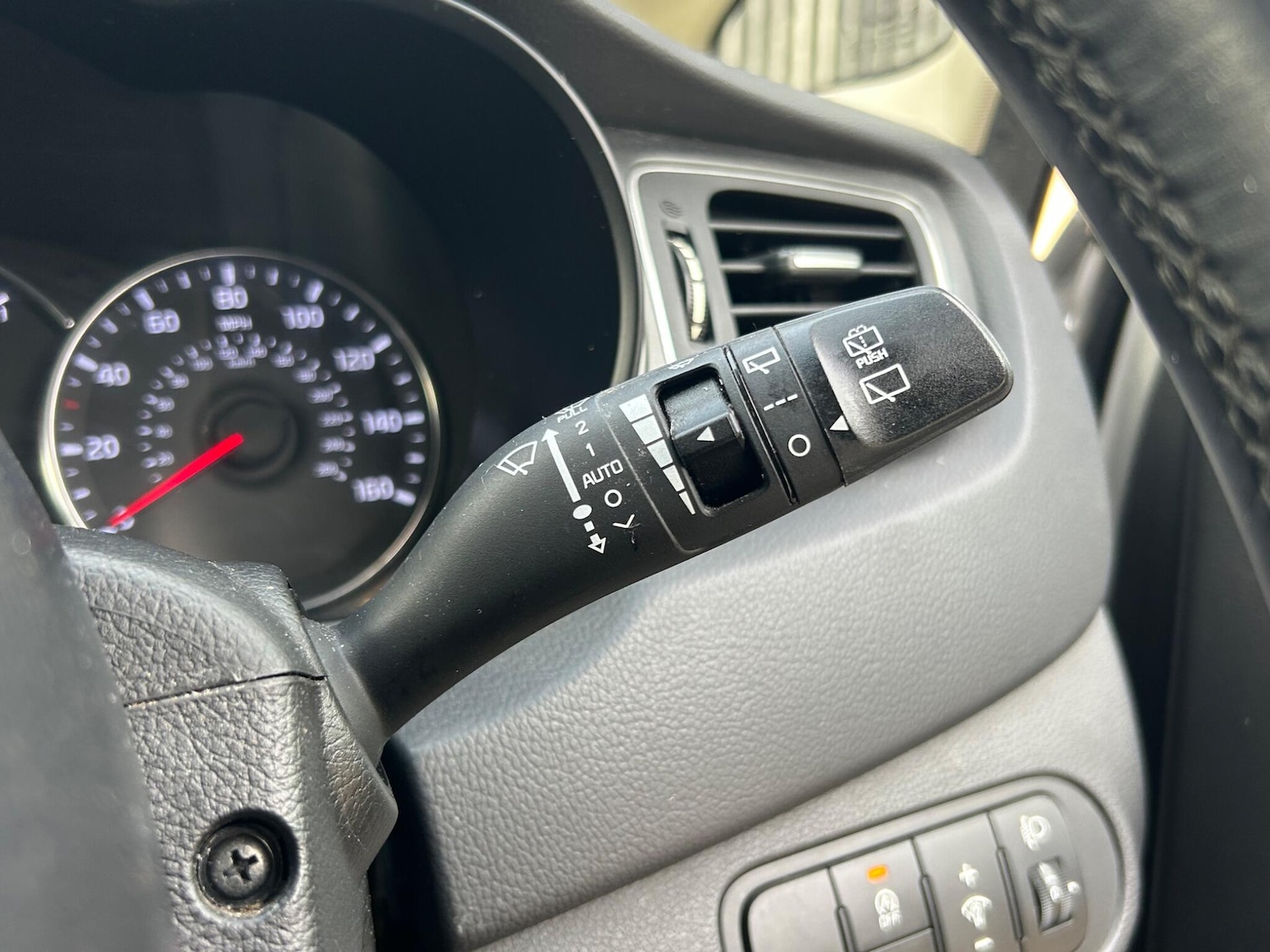 Used Kia Carens for sale - 77769595: Photo 34