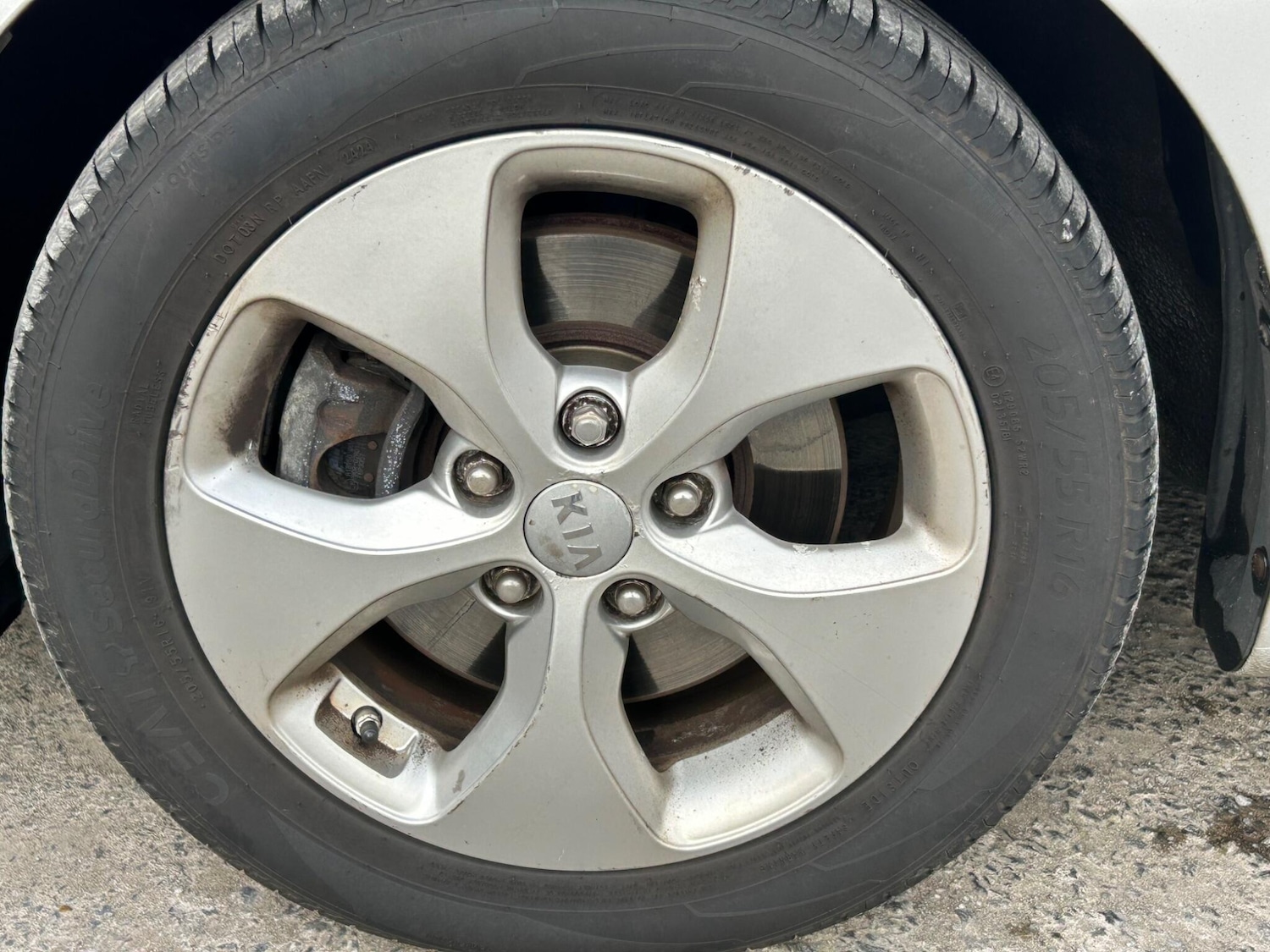 Used Kia Carens for sale - 77769595: Photo 38