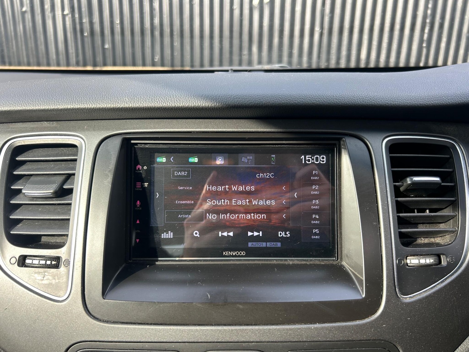 Used Kia Carens for sale - 77769595: Photo 41