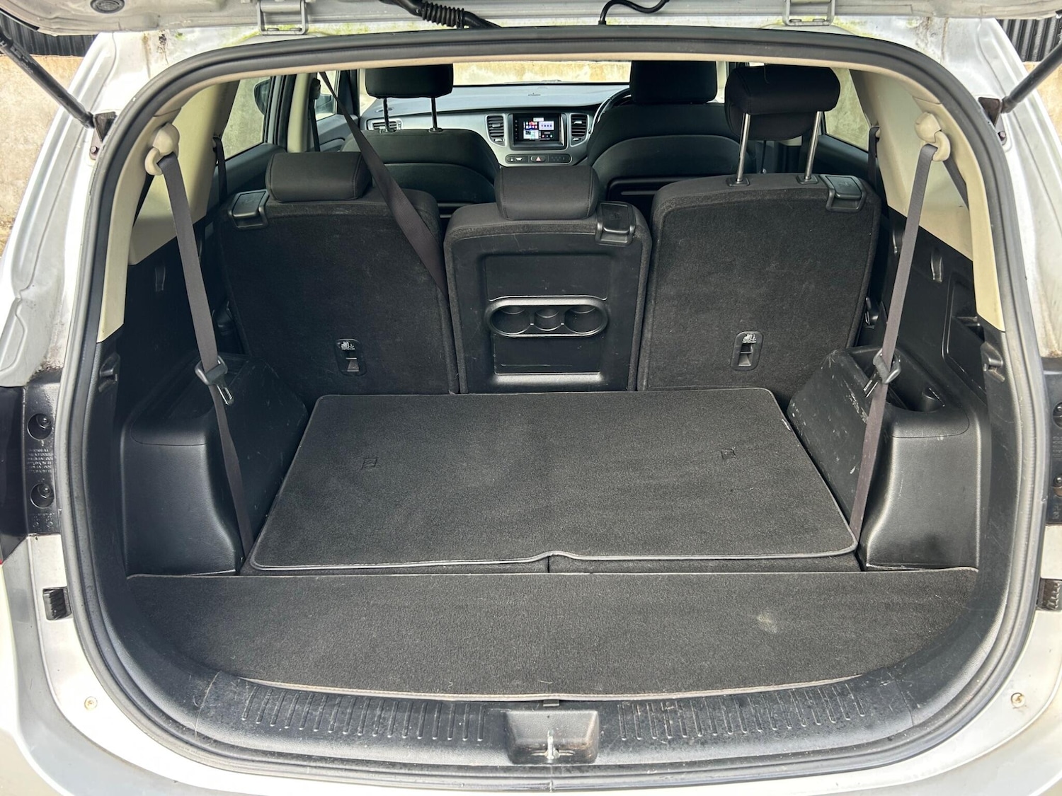 Used Kia Carens for sale - 77769595: Photo 44