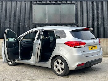 Used Kia Carens 2016 for sale - 77769595: Photo