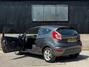 Used Ford Fiesta 2015 for sale - 78675504: Photo