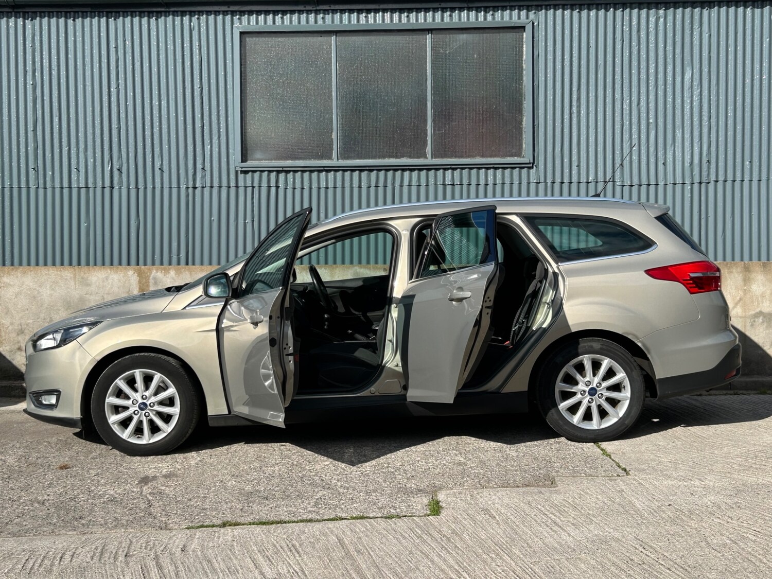 Used Ford Focus 2015 for sale - 76206724: Photo 9