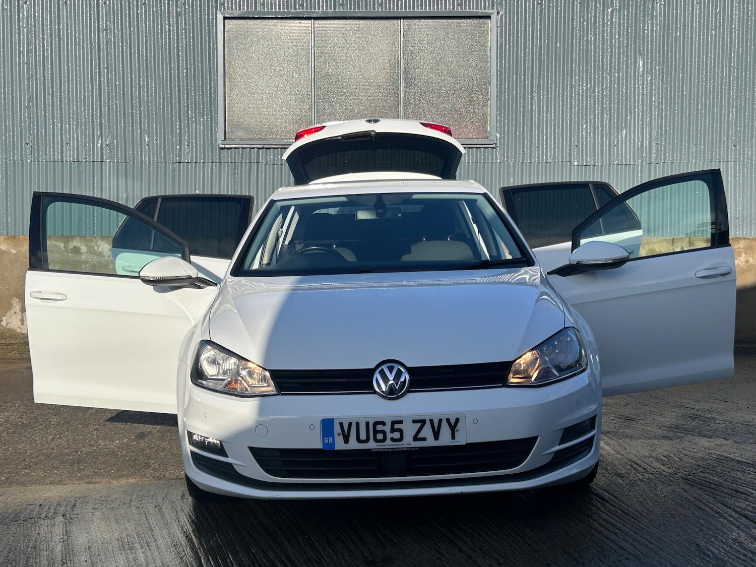 Used Volkswagen Golf 2015 for sale - 77238558: Photo 2