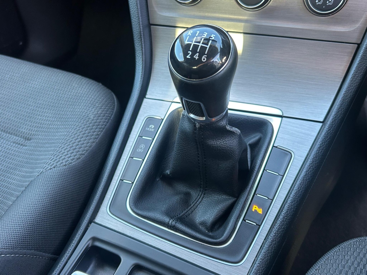 Used Volkswagen Golf 2015 for sale - 77238558: Photo 24