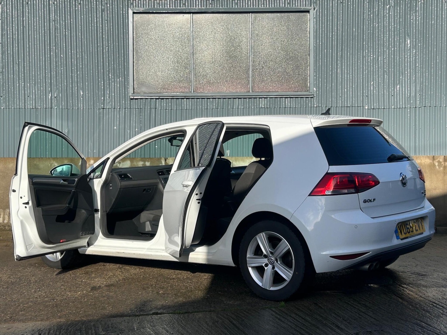 Used Volkswagen Golf 2015 for sale - 77238558: Photo 4