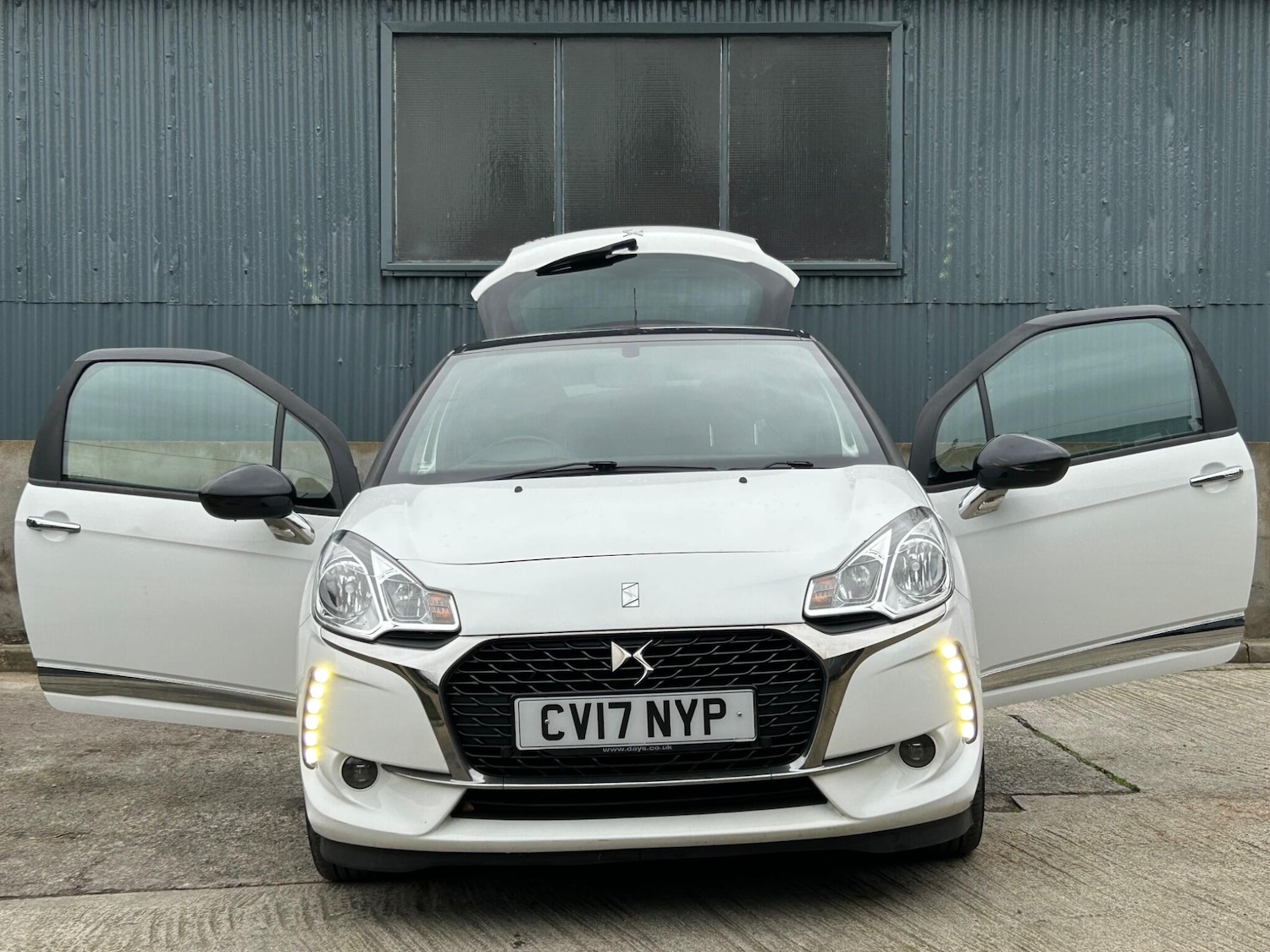 Used DS Automobiles DS 3 2017 for sale - 77468637: Photo 2