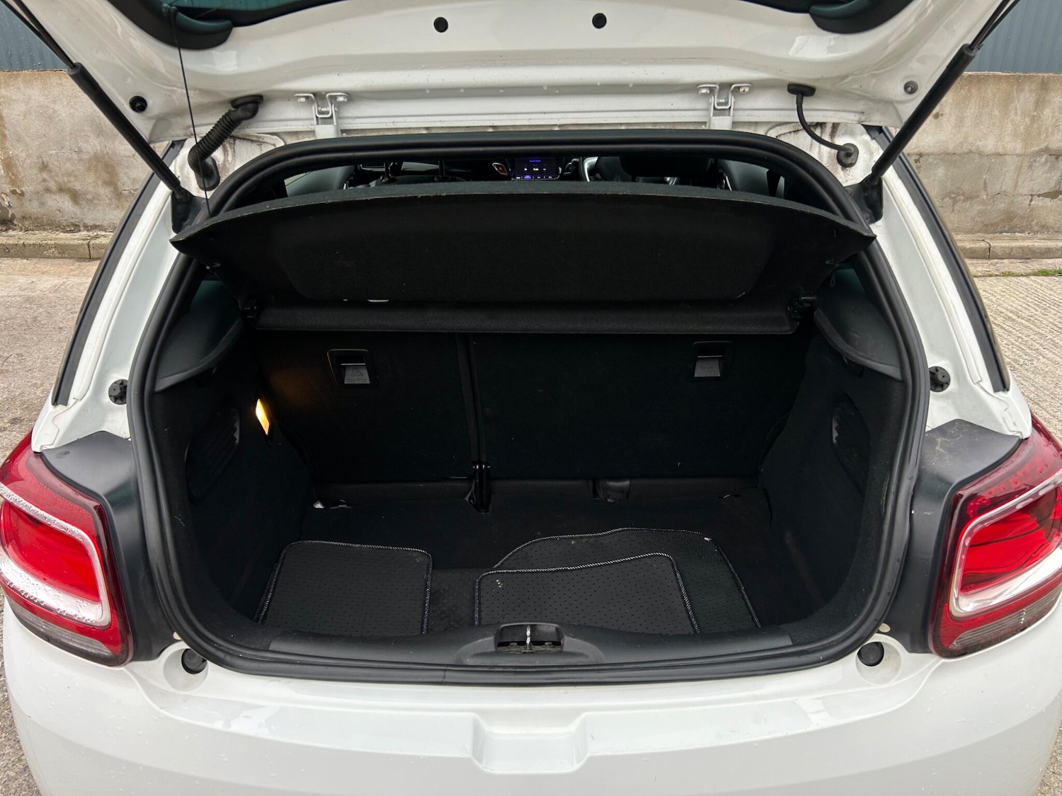 Used DS Automobiles DS 3 2017 for sale - 77468637: Photo 42