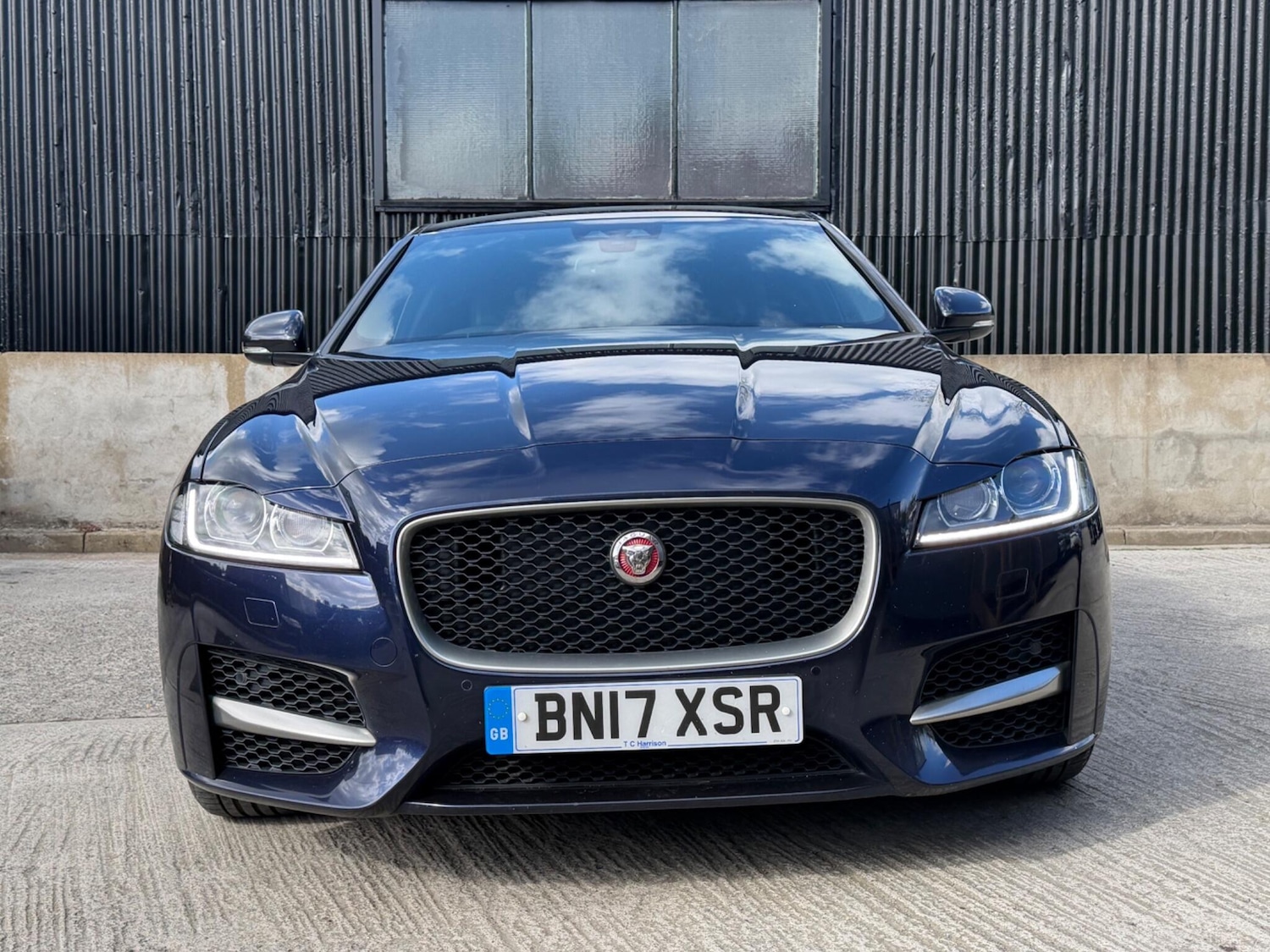 Used Jaguar XF for sale - 78057597: Photo 2