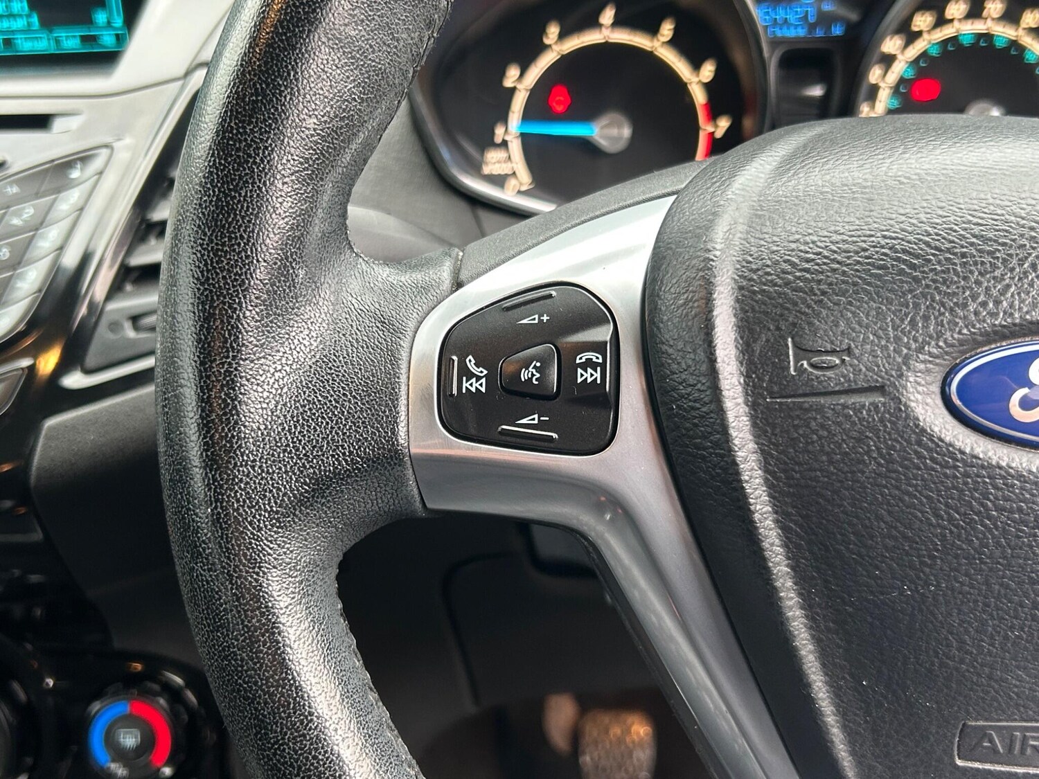 Used Ford Fiesta 2014 for sale - 77395831: Photo 32