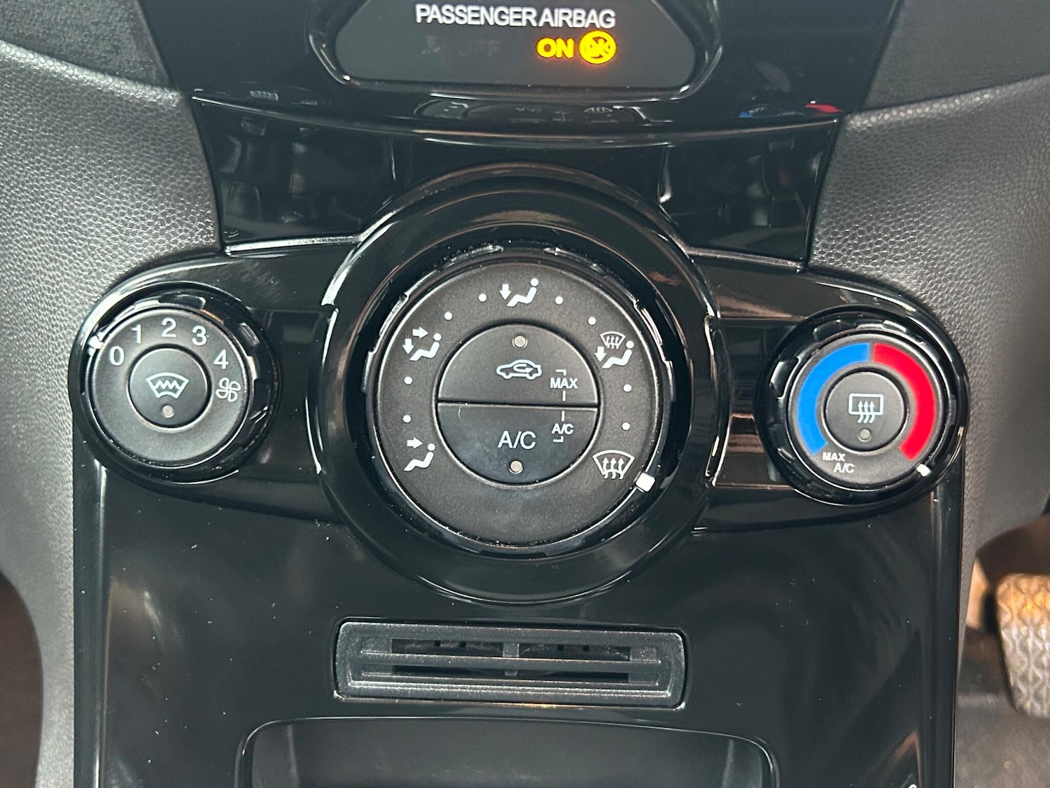 Used Ford Fiesta 2014 for sale - 77395831: Photo 48