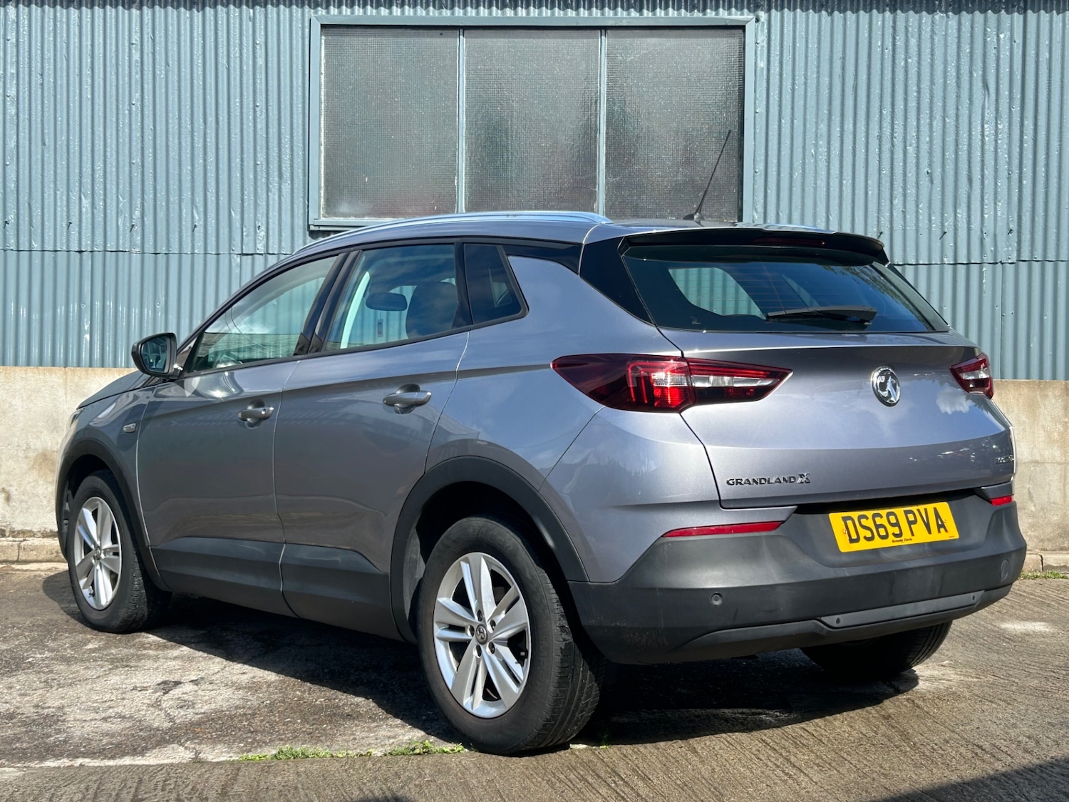 Used Vauxhall Grandland X 2019 for sale - 76104580: Photo 2