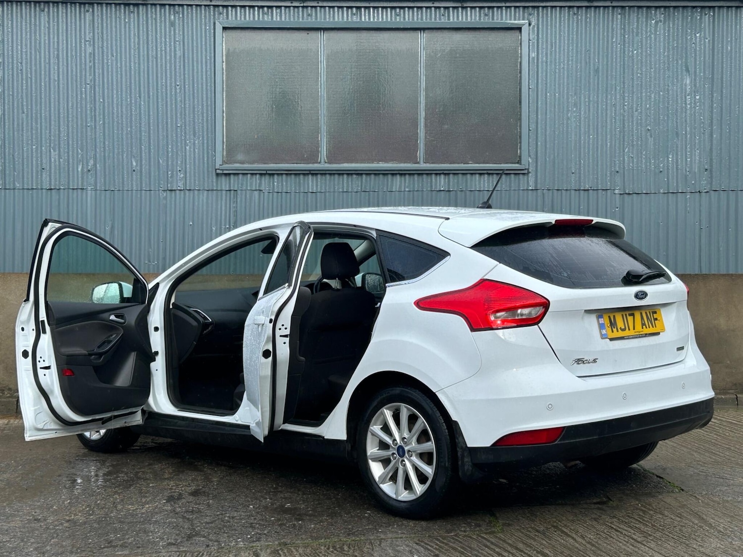 Used Ford Focus 2017 for sale - 77646359: Photo 4