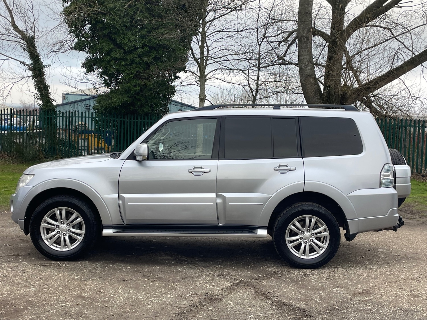 Used Mitsubishi Shogun 2014 for sale - 77423681: Photo 4