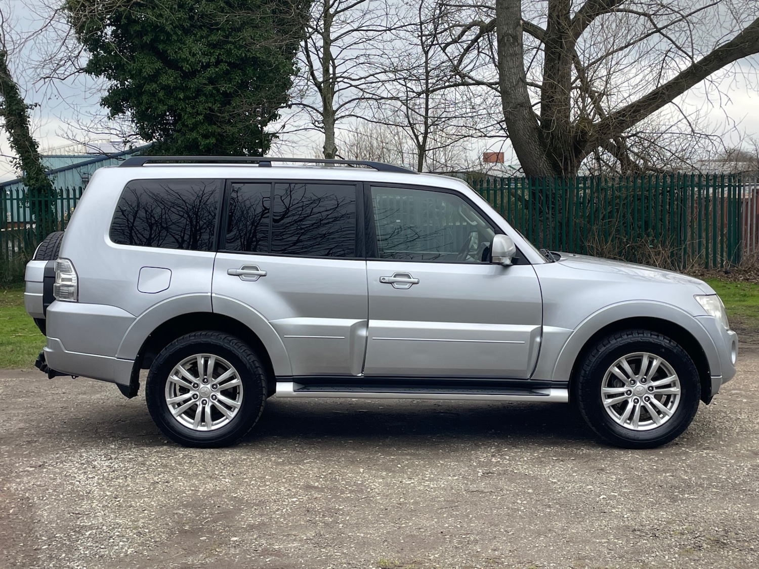 Used Mitsubishi Shogun 2014 for sale - 77423681: Photo 8