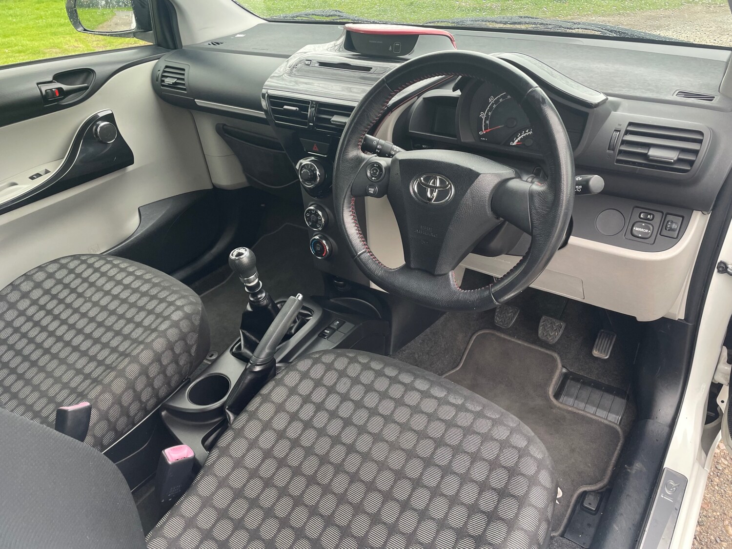 Used Toyota IQ 2011 for sale - 78133645: Photo 9