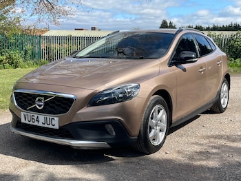 Used Volvo V40 2014 for sale - 75354195: Photo