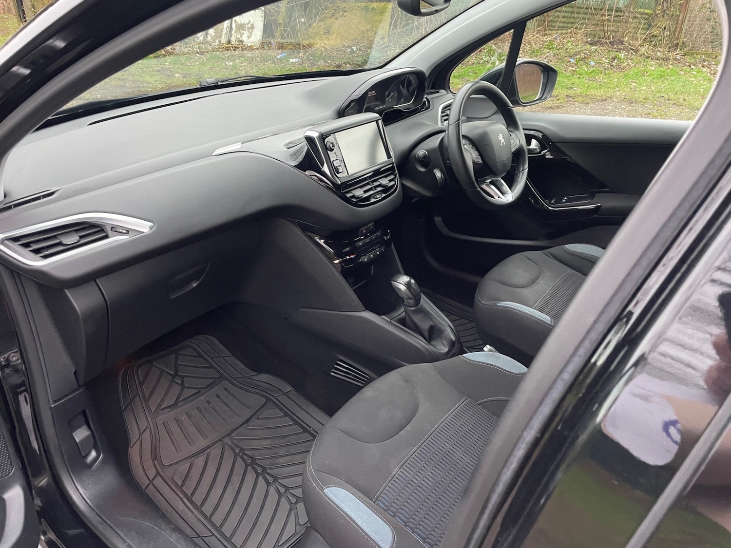 Used Peugeot 208 2014 for sale - 77342752: Photo 11