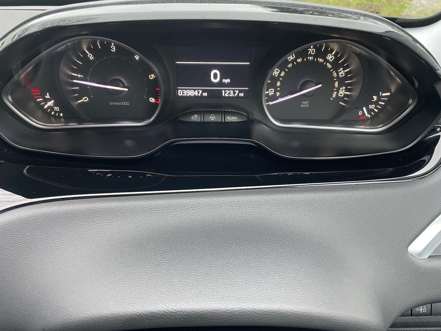 Used Peugeot 208 2014 for sale - 77342752: Photo 16