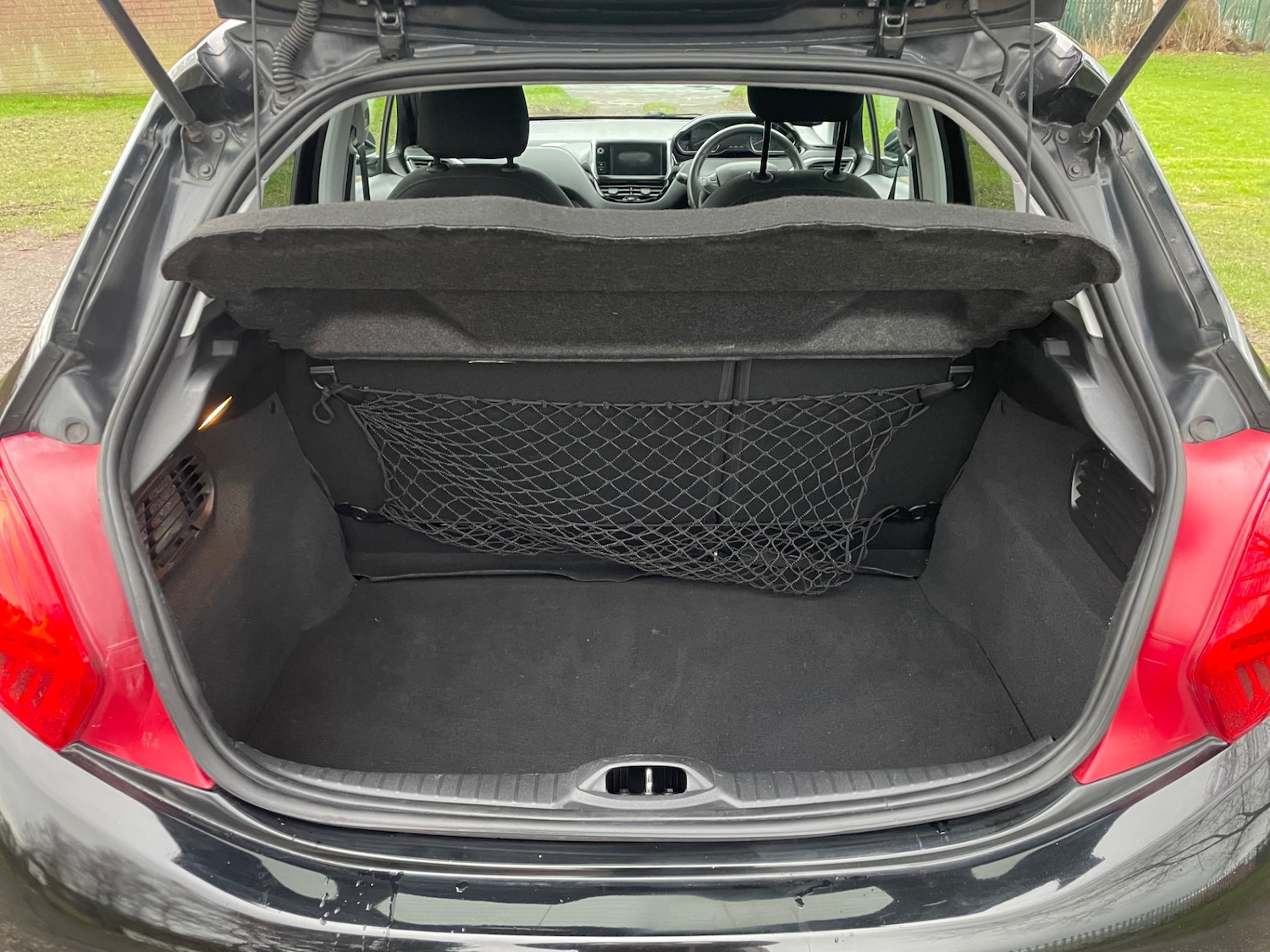 Used Peugeot 208 2014 for sale - 77342752: Photo 18