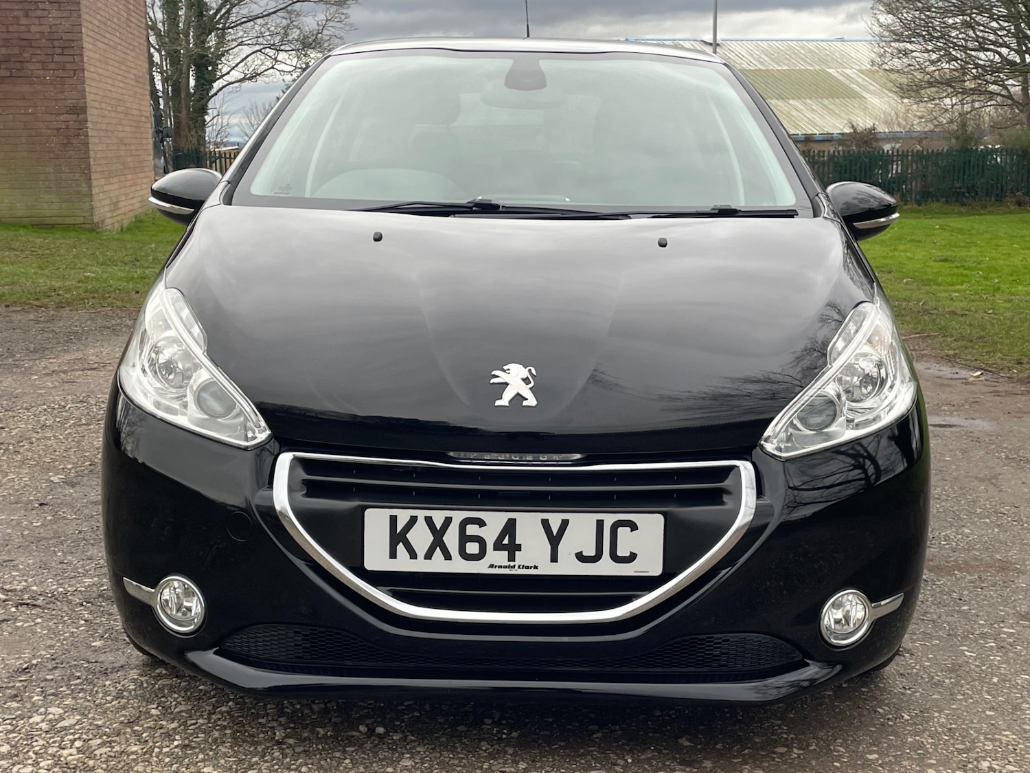 Used Peugeot 208 2014 for sale - 77342752: Photo 2