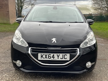 Used Peugeot 208 2014 for sale - 77342752: Photo