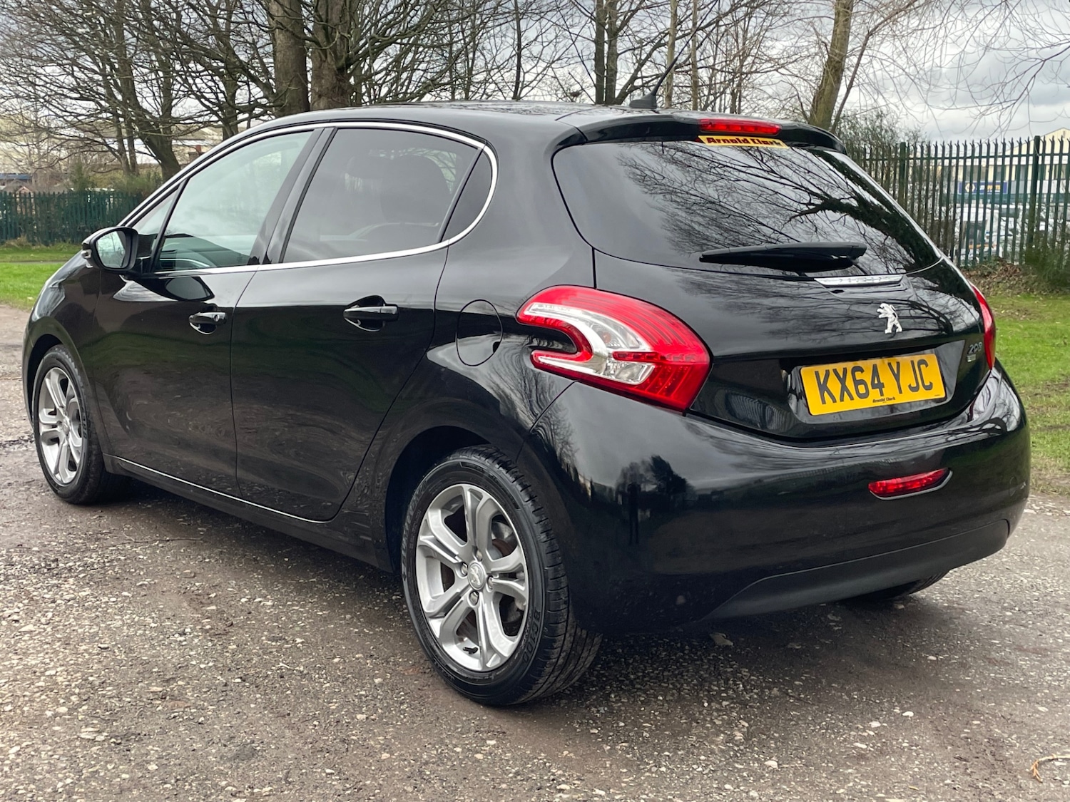 Used Peugeot 208 2014 for sale - 77342752: Photo 5