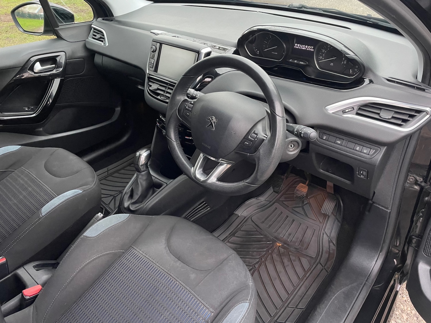 Used Peugeot 208 2014 for sale - 77342752: Photo 9