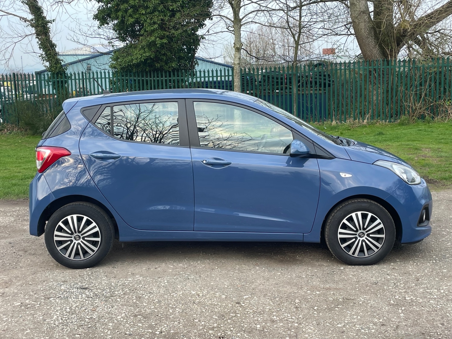 Used Hyundai i10 2017 for sale - 77968907: Photo 8