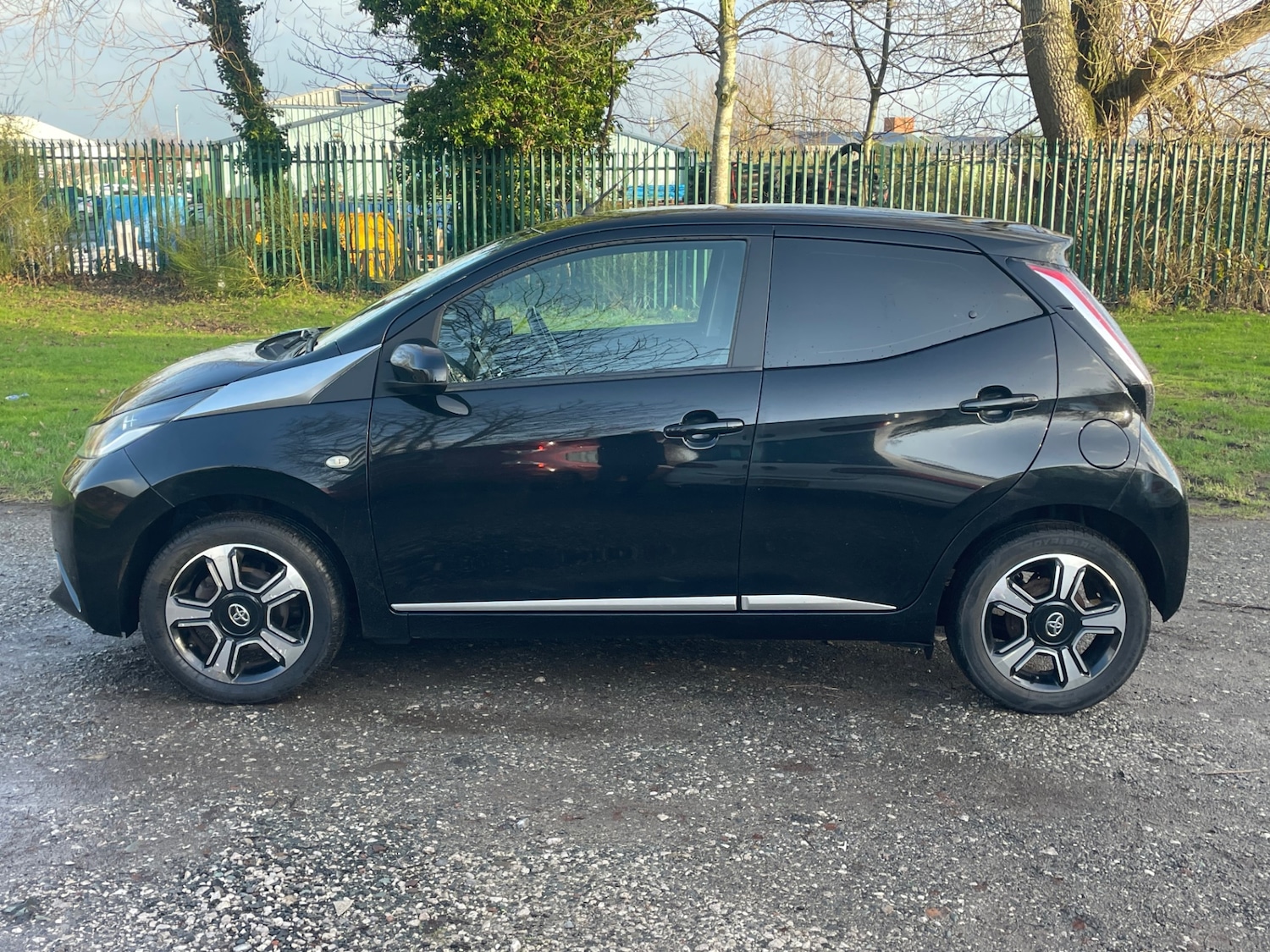 Used Toyota AYGO 2014 for sale - 76931051: Photo 4