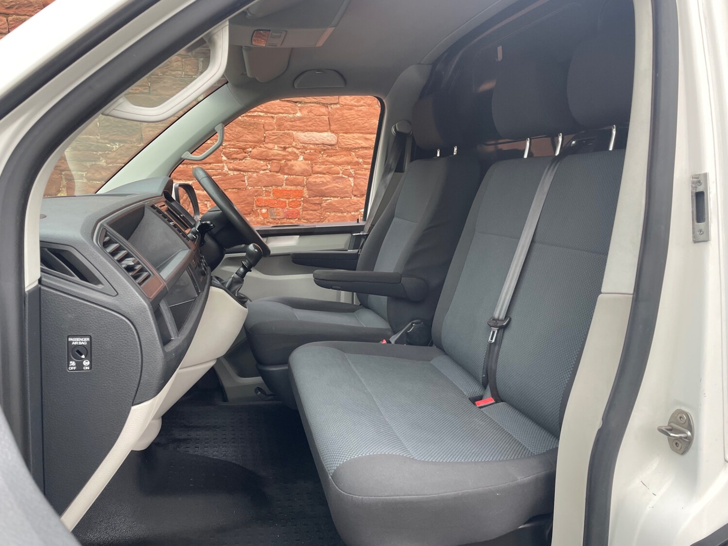 Used Volkswagen Transporter 2015 for sale - 76940035: Photo 10