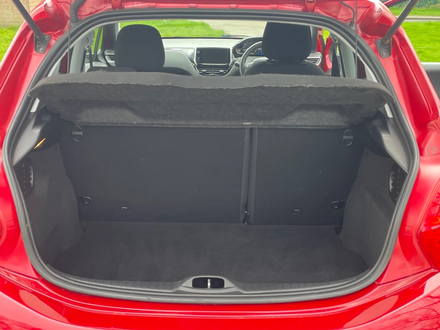 Used Peugeot 208 2014 for sale - 78045776: Photo 18