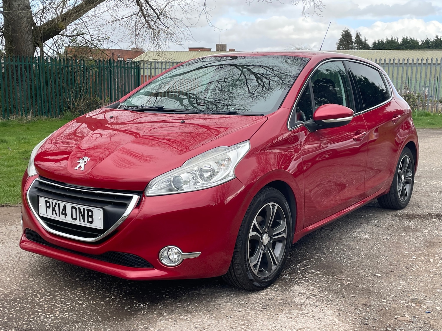 Used Peugeot 208 2014 for sale - 78045776: Photo 3