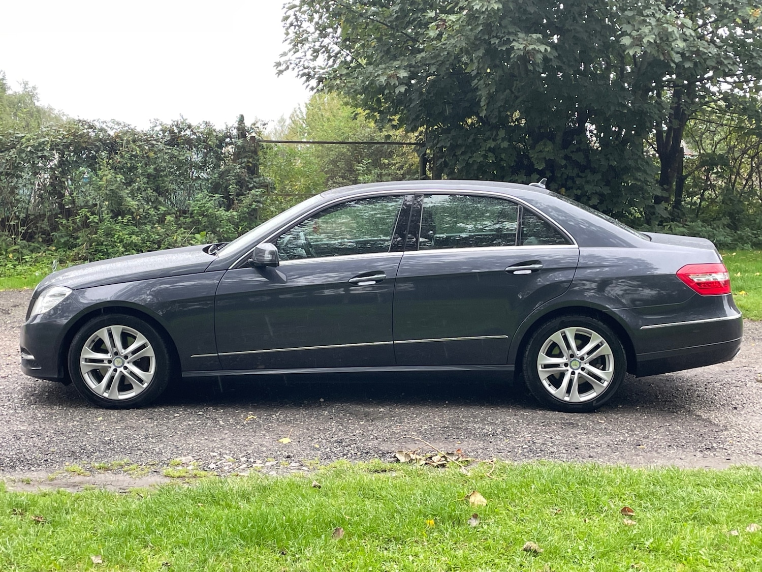 Used Mercedes-Benz E-Class 2012 for sale - 76163793: Photo 4