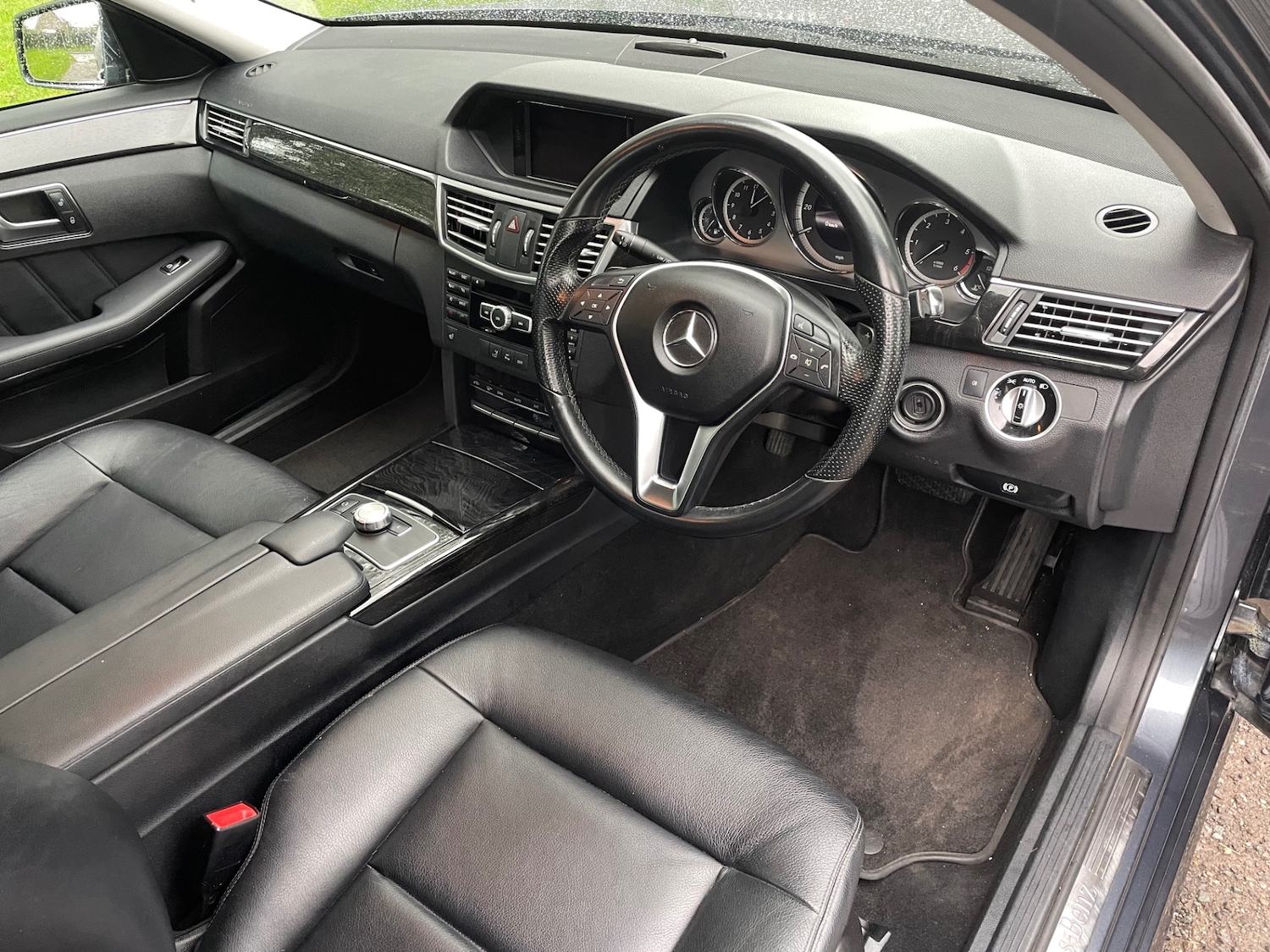 Used Mercedes-Benz E-Class 2012 for sale - 76163793: Photo 9