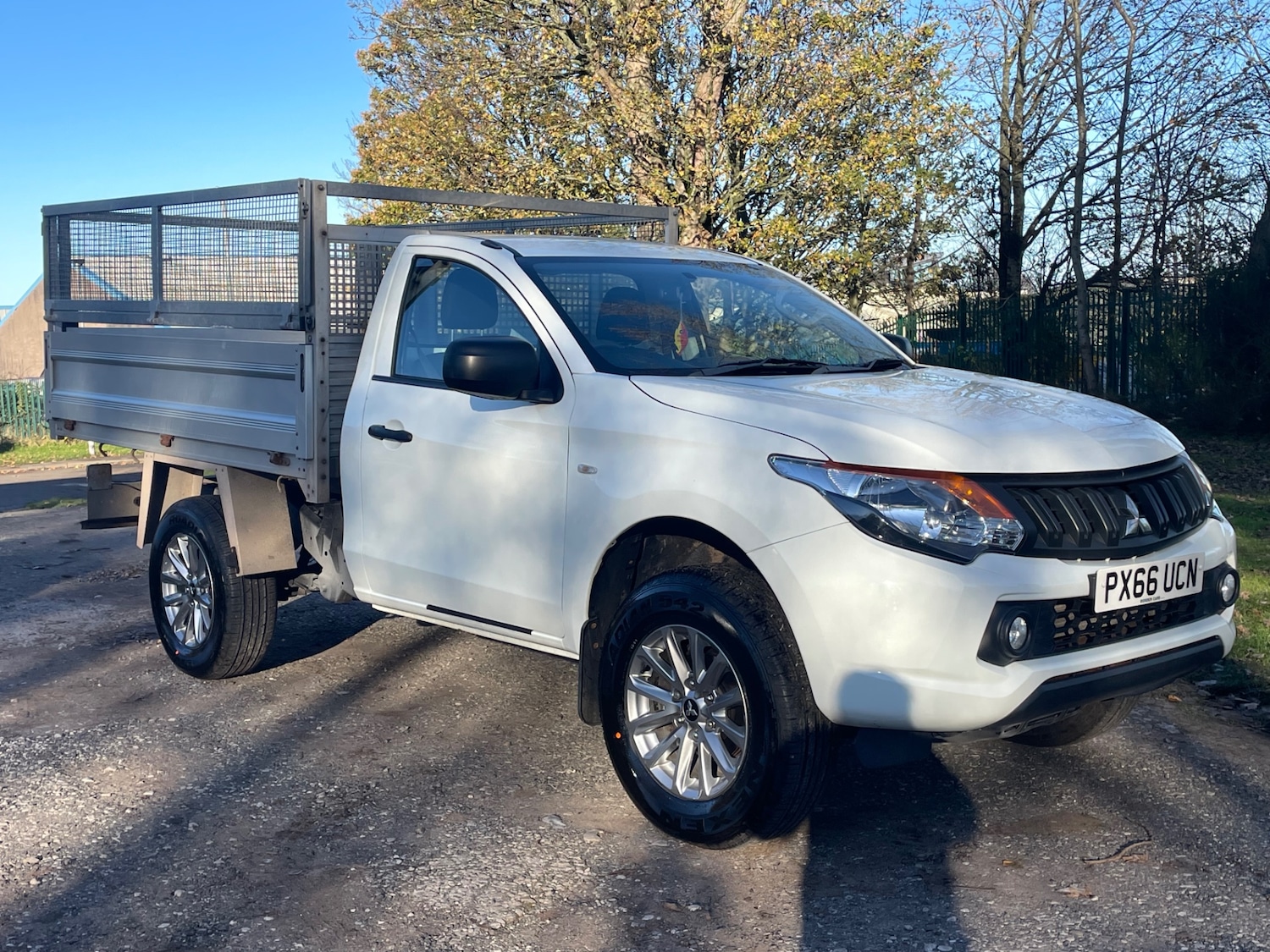 Used Mitsubishi L200 2016 for sale - 76649688: Photo 2
