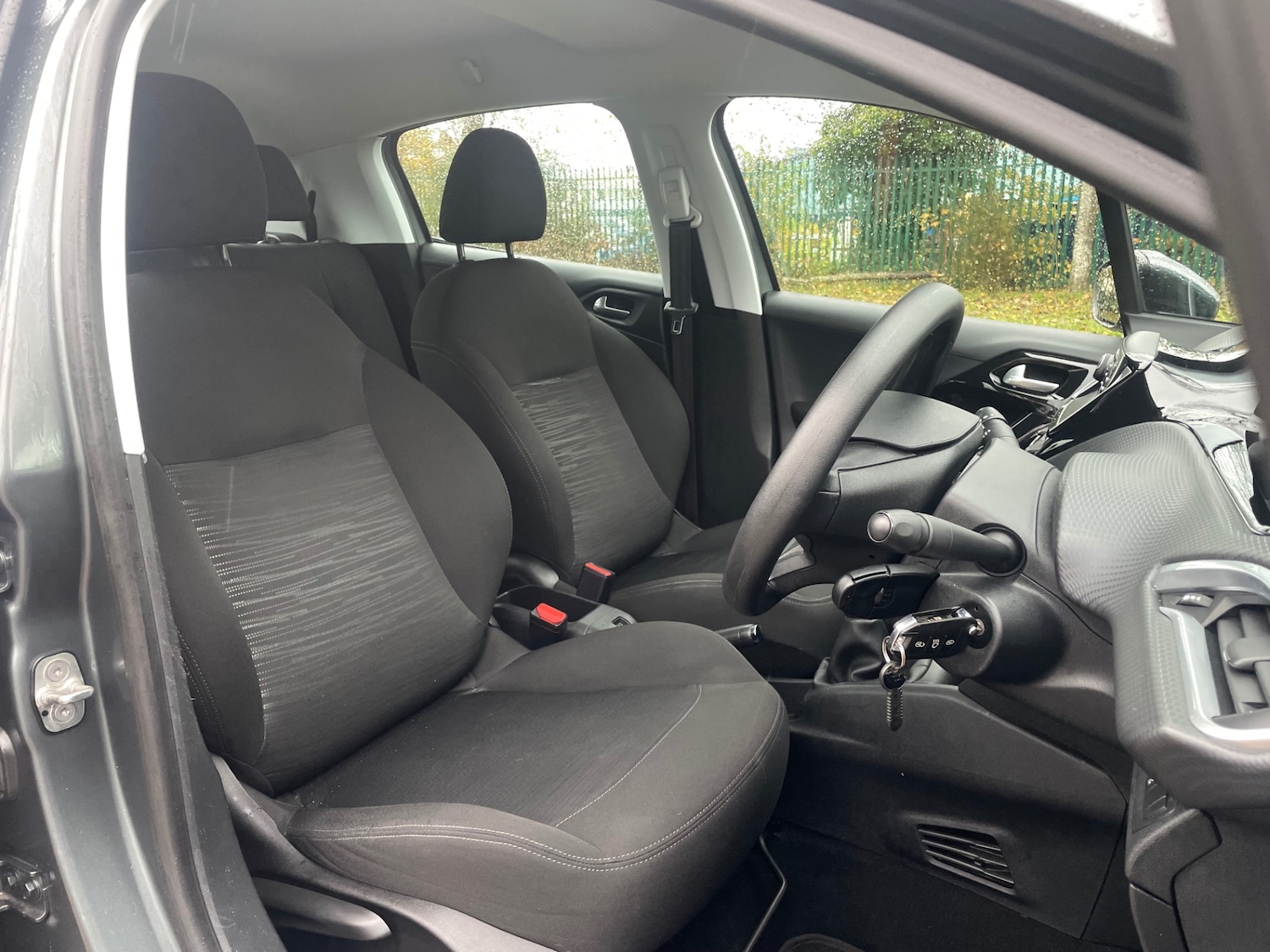 Used Peugeot 208 2017 for sale - 76588266: Photo 10