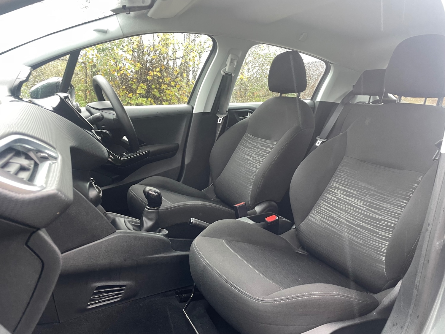 Used Peugeot 208 2017 for sale - 76588266: Photo 12