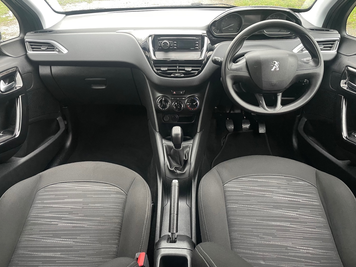 Used Peugeot 208 2017 for sale - 76588266: Photo 14